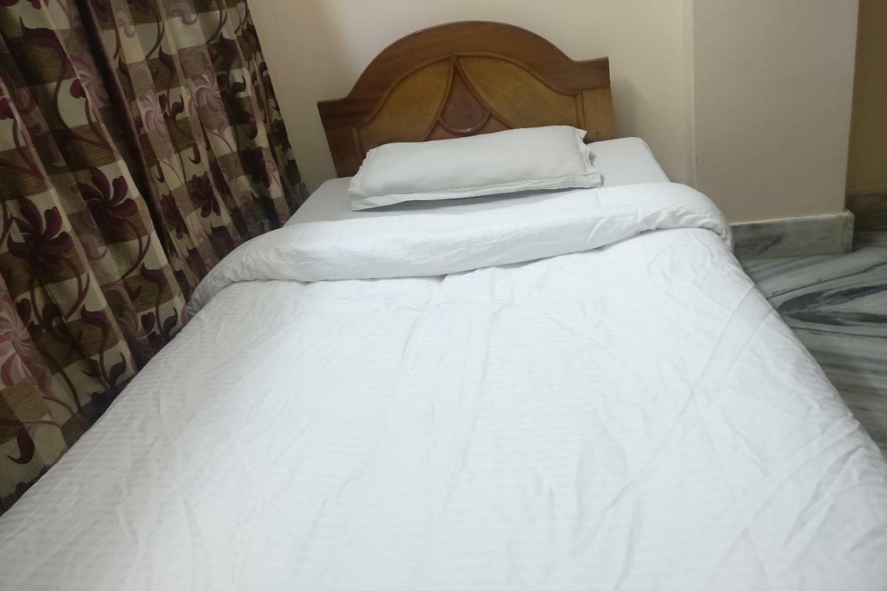 สปอต ออน 37646 โฮเต็ล เซ็นเตอร์ พลาซา Hotel ซิลชาร์ ภายนอก รูปภาพ